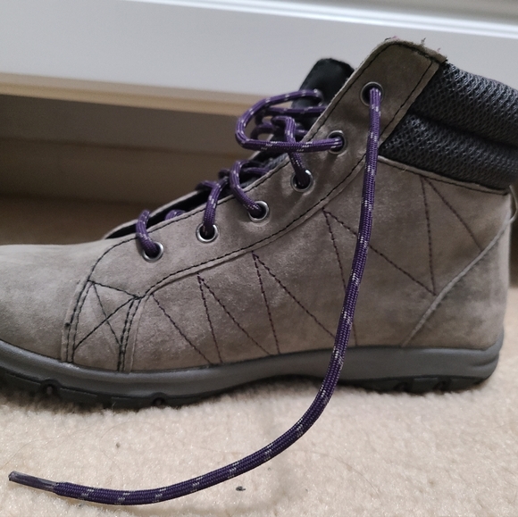 SOLD DONT BUY..IT WONT MAKE SOLD...Womans steel creek ankle boot - Picture 10 of 11